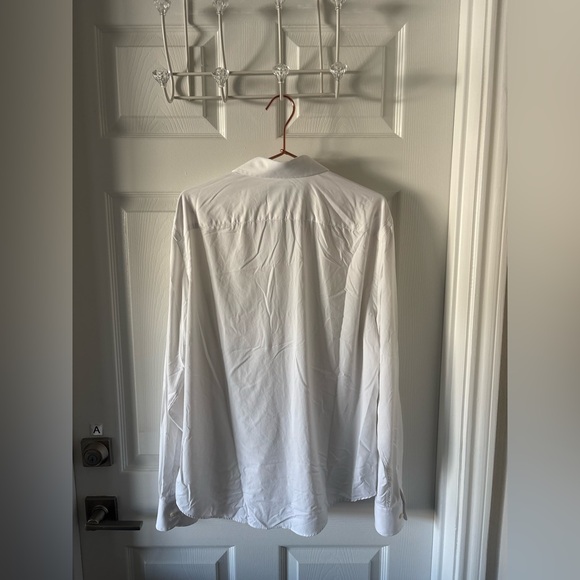UNTUCKit "Gironde" style white button-down shirt Size M - Picture 3 of 5